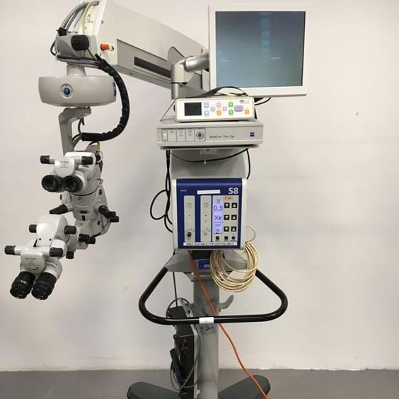 Zeiss OPMI Lumera T Dual Operated Surgical Microscope Image