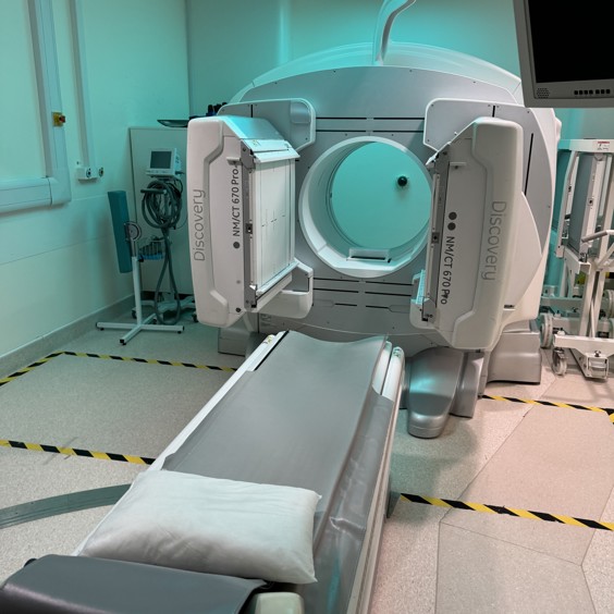 Q1038 - 2015 GE Discovery NM/CT 670 Pro SPECT/CT (In Stock & Available Now) thumbnail image