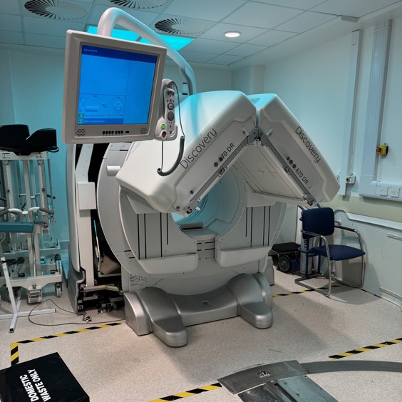 Q1164 - 2017 - GE Discovery 670 Pro Gamma Camera thumbnail image