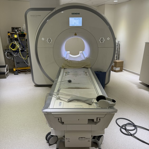 Q973 - Siemens 1.5T Magnetom Aera MRI thumbnail image