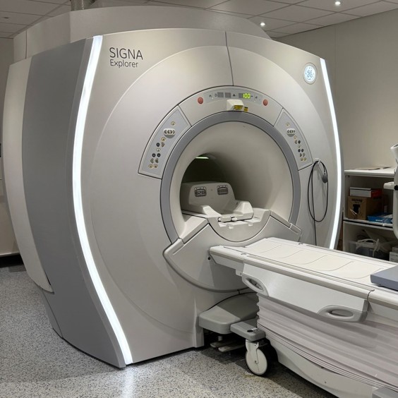 Q1517 - 2013 GE Signa Explorer MRI thumbnail image